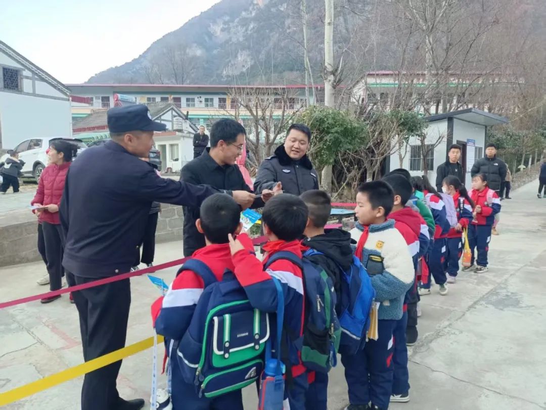 陇南市两当县司法局云屏司法所:法治星火映青山